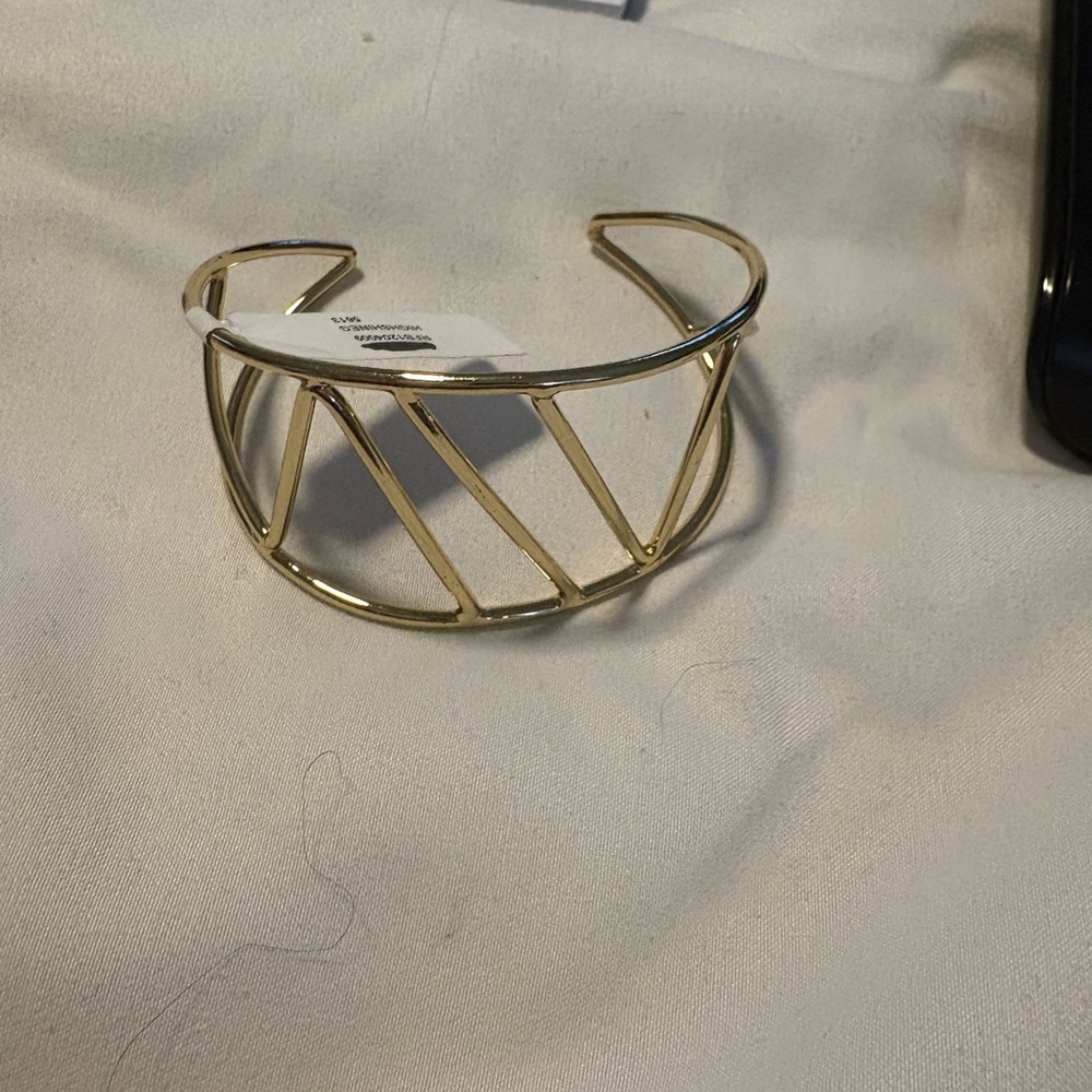 NWT Gold Cuff Bracelet